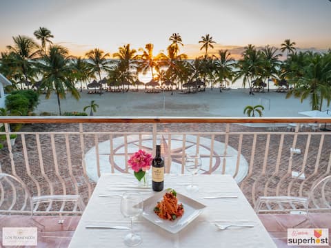 8 People with OCEAN VIEW at Cadaques Caribe