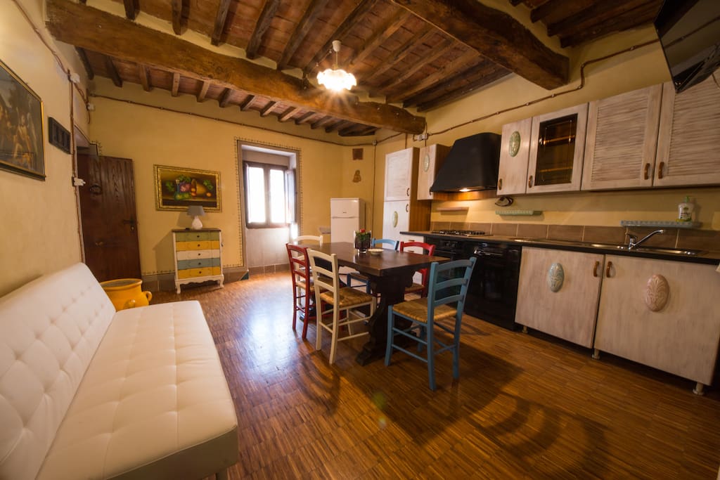 Cucina con divano letto