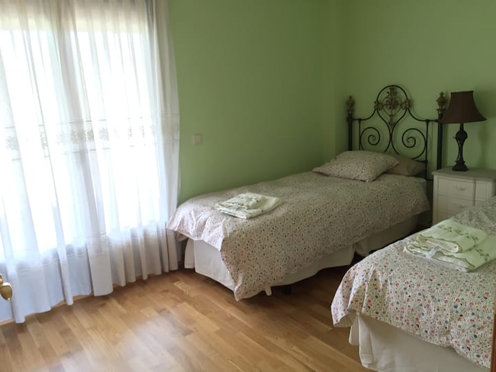 Spacious and very bright room