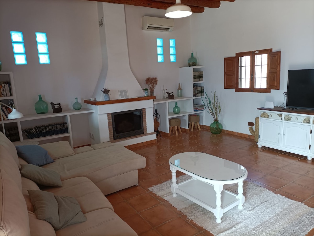 Erfolgreiche Airbnb-Immobilie: Nice country house with a pool in Níjar