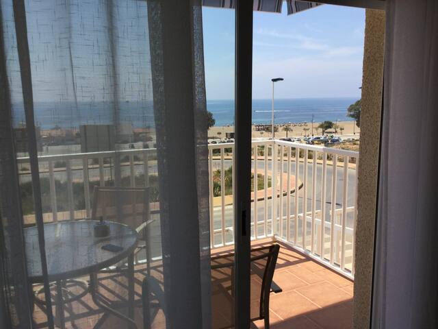 100 Meter vom Strand entfernt, herrliche Aussicht