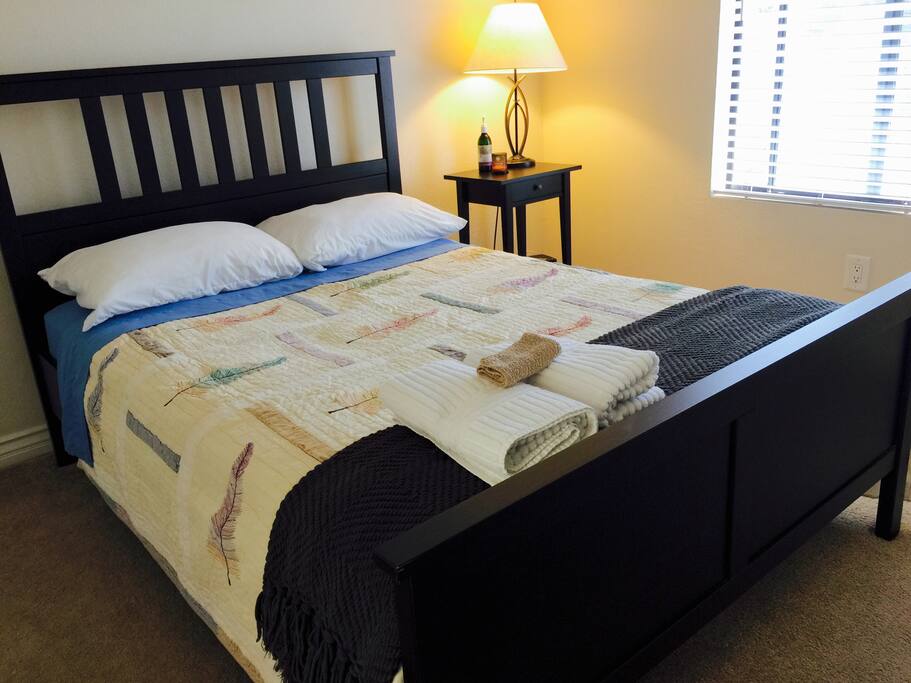 Standard guest bedroom with Full Size bed.