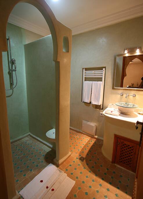 Salle de bain et toilettes