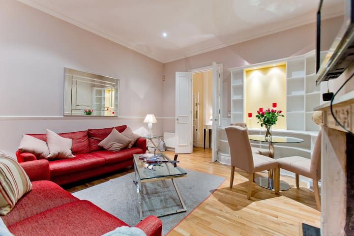 Bright and Luxury 2 Bedroom and 2 Bathroom near Sloane Square