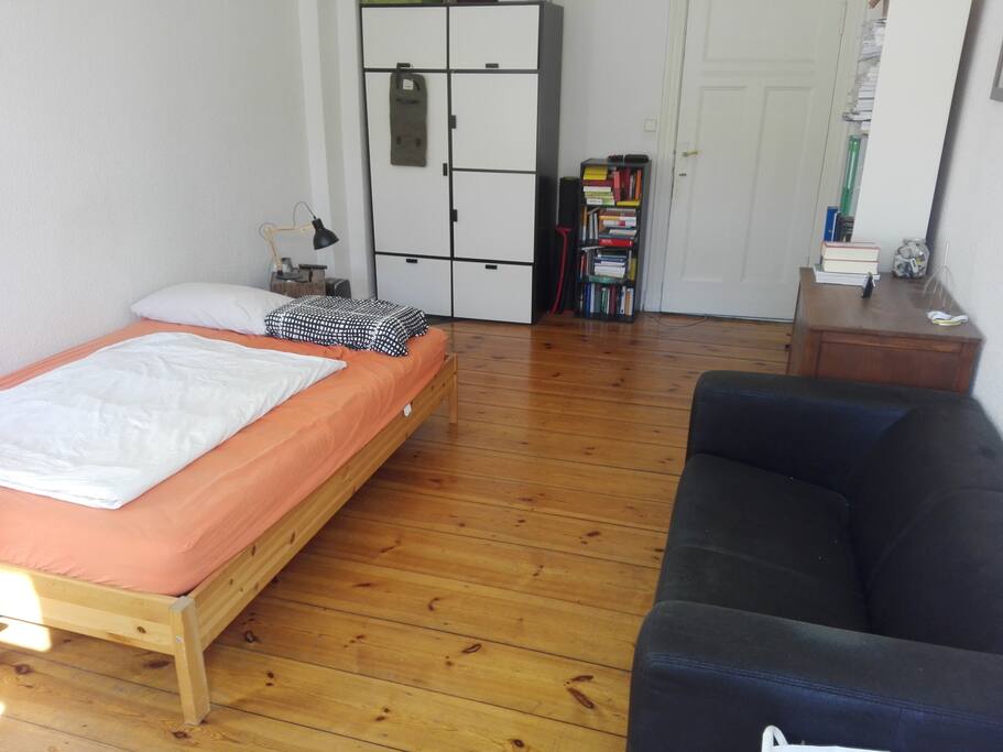 Schlafzimmer/Bedroom