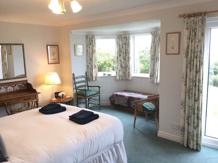 ห้องสวีทหนึ่งห้องนอน (One Bed