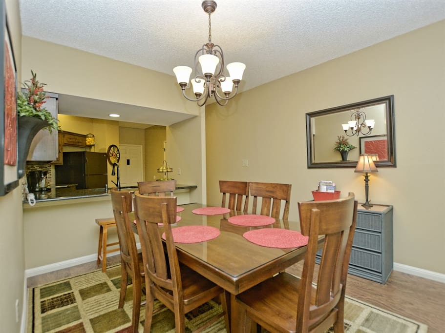 Inverness 115-Dining Area