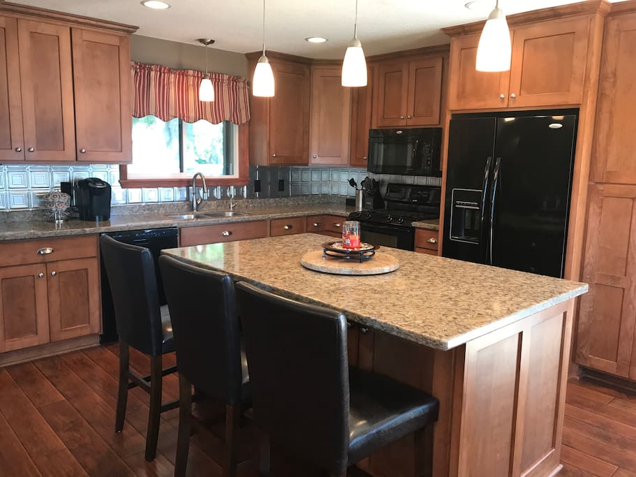 Fully furnished kitchen.