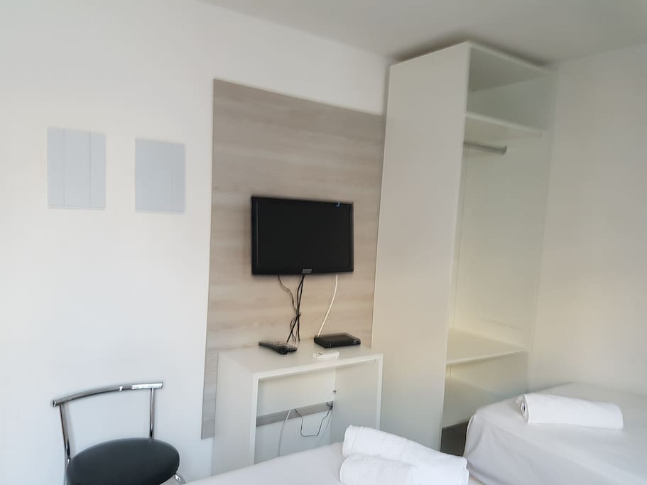 Ambiente com TV com wi-fi