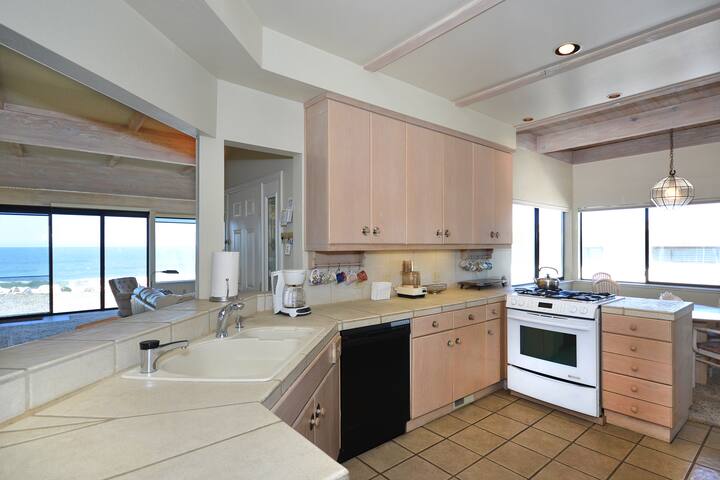 Villa Vista-lower An exclusive beachfront retreat gallery image 3