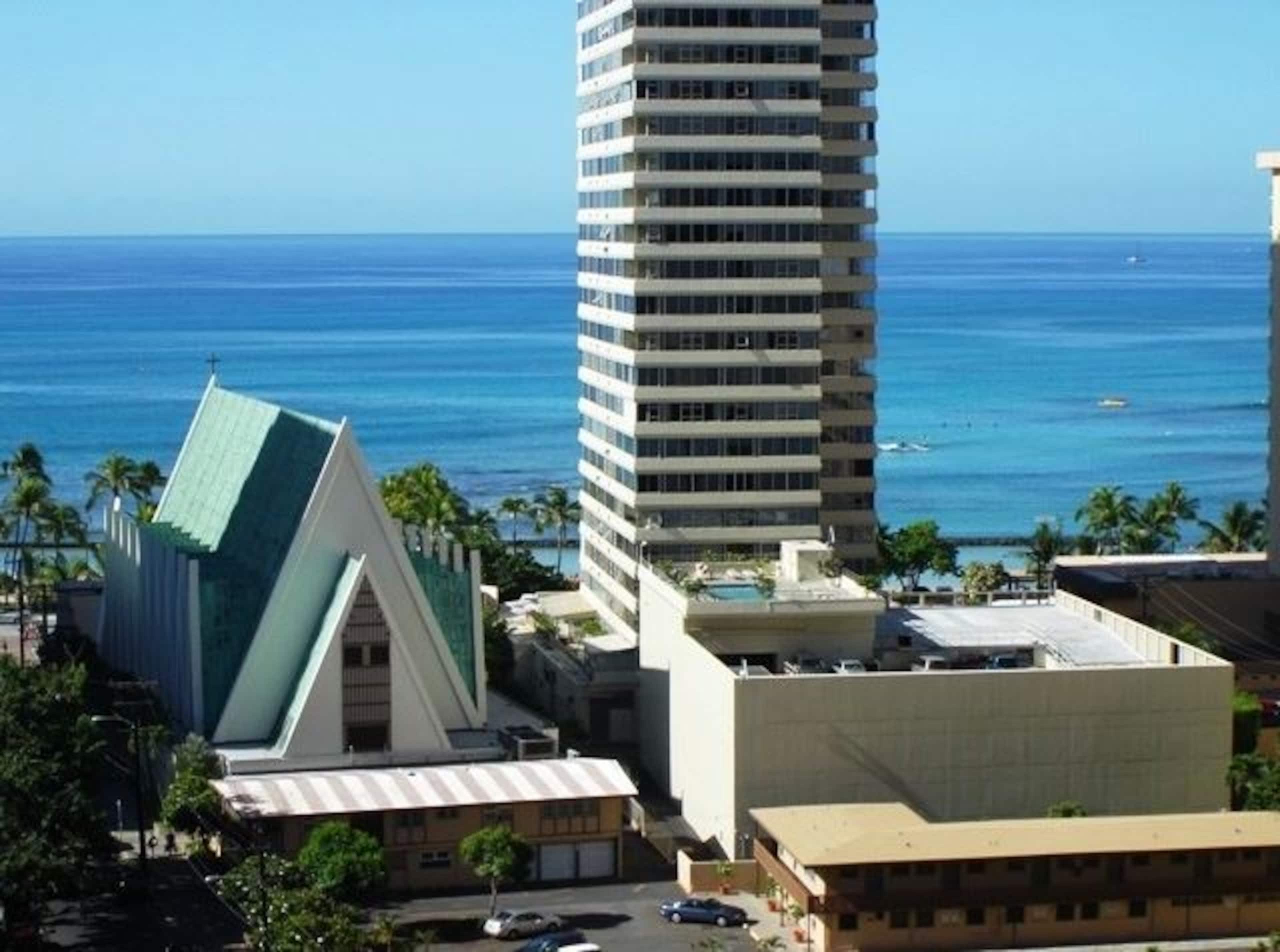 Condo in Honolulu · ★4.55 · 1 bedroom · 2 beds · 1 bath - Image 10