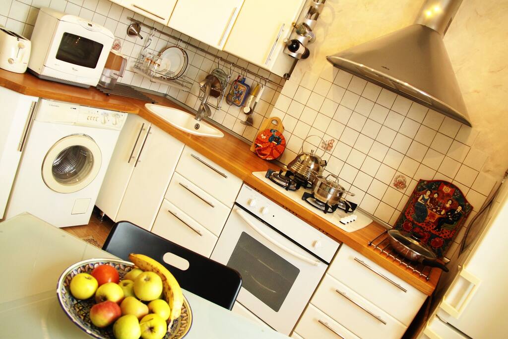 Kitchen, microwave, toaster, coffee machine, washing machine