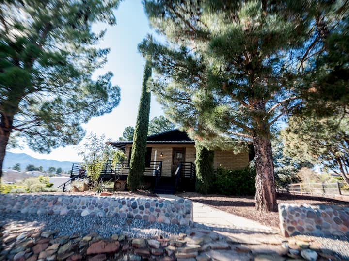 High Desert Oasis! Cozy house near Sedona Houses for Rent in