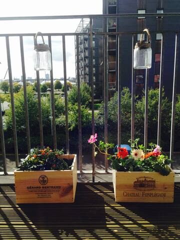 2 Bed 2 Bath, Canal Side Apartment Manchester gallery image 5