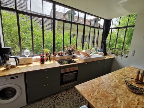 The Sablons Glass Wall