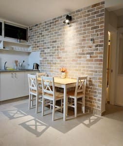 Ariel's Home-Away-From-Home   *CENTRAL  LOCATION*