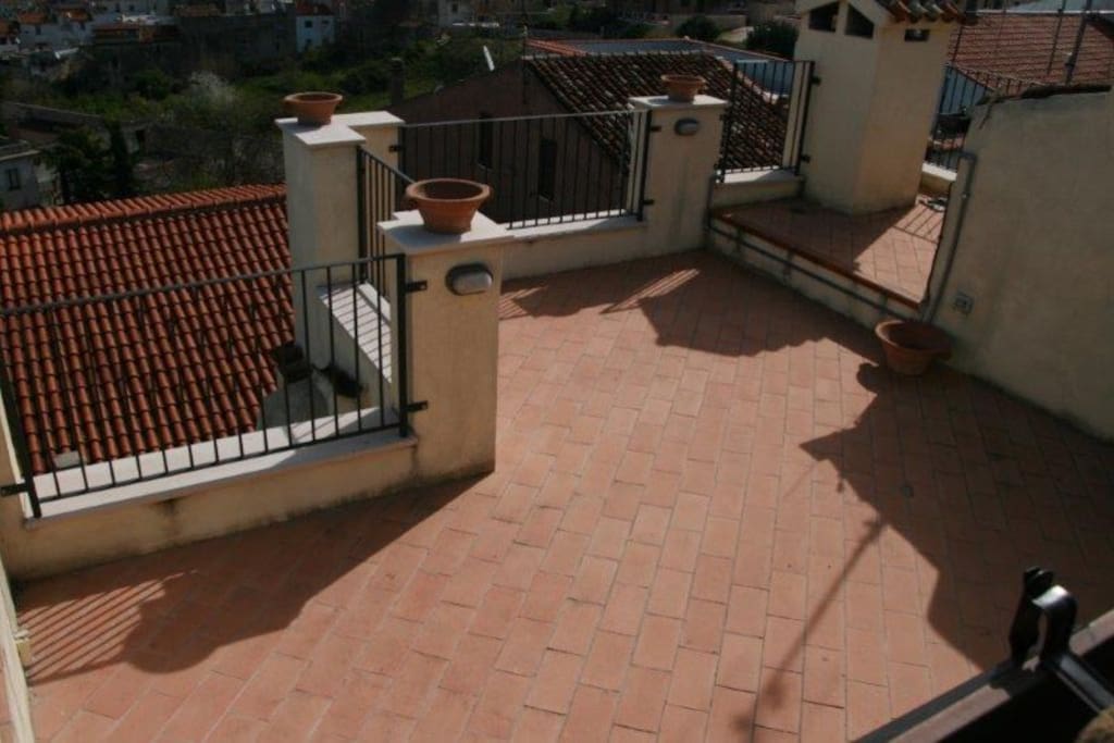 terrazzo dell'appartamento-apartment terrace