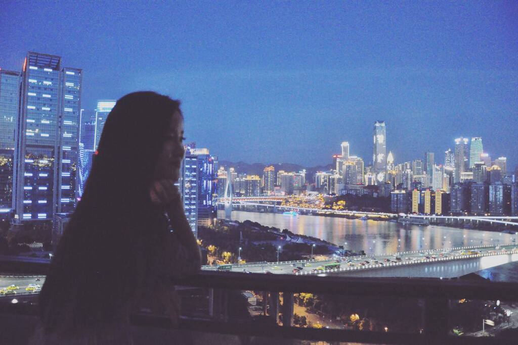 阳台夜景