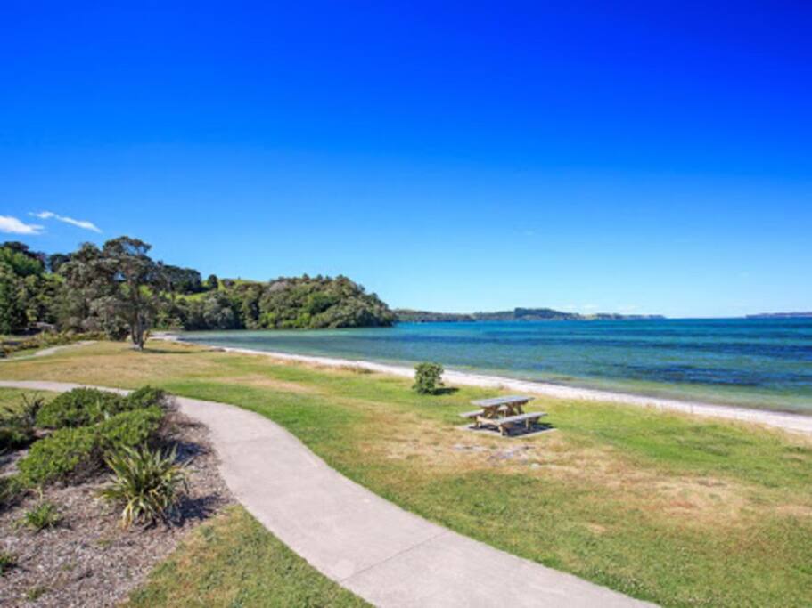 Track..Snells beach