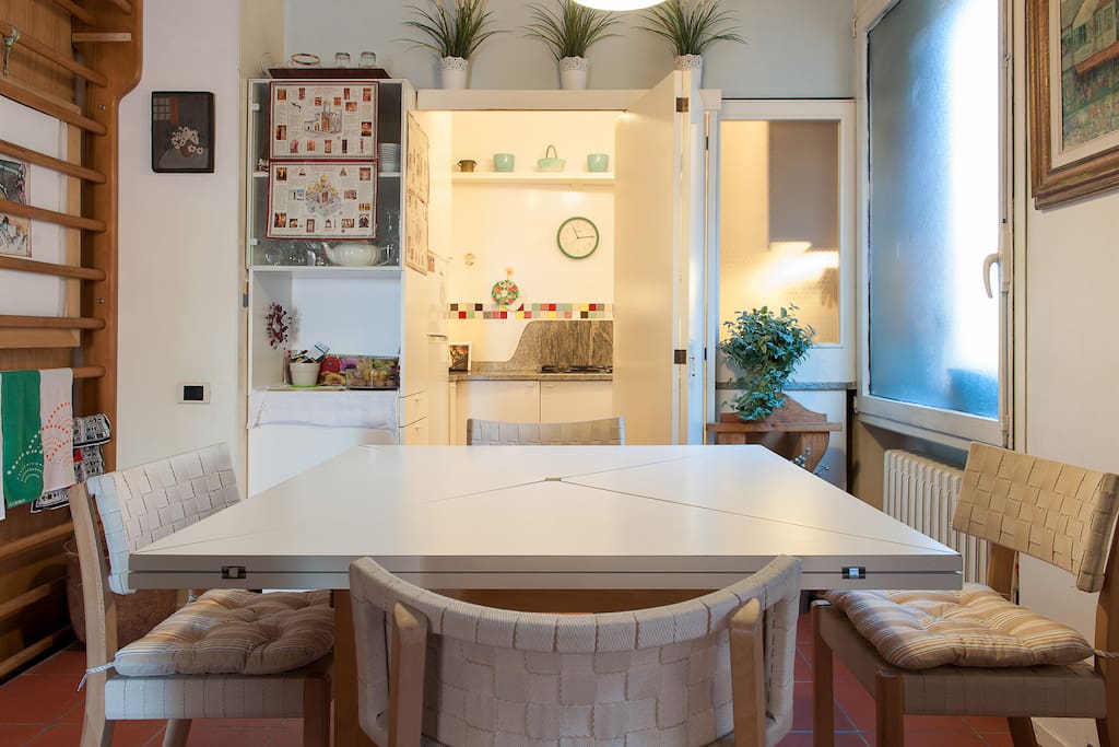 folding table for more persons