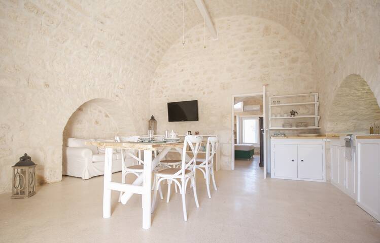 Masseria Urselli “Large Apartment” gallery image 3