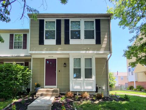 Cozy, Peaceful 4 Bedroom Townhouse