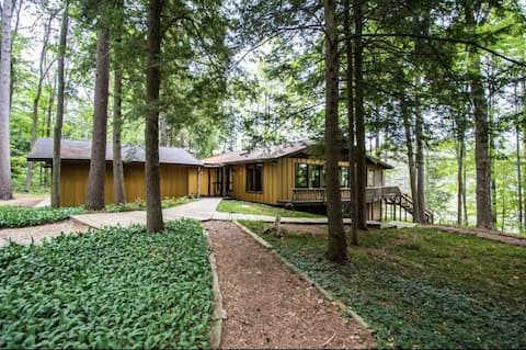 Big Twin Lodge - Lake Life/Trail Riding/Seclusion