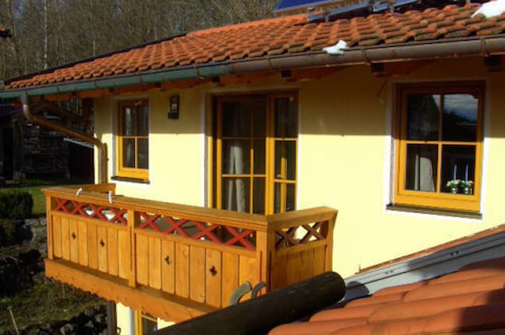 Ruhiges Apartement mit eigenem Eingang, Seenähe