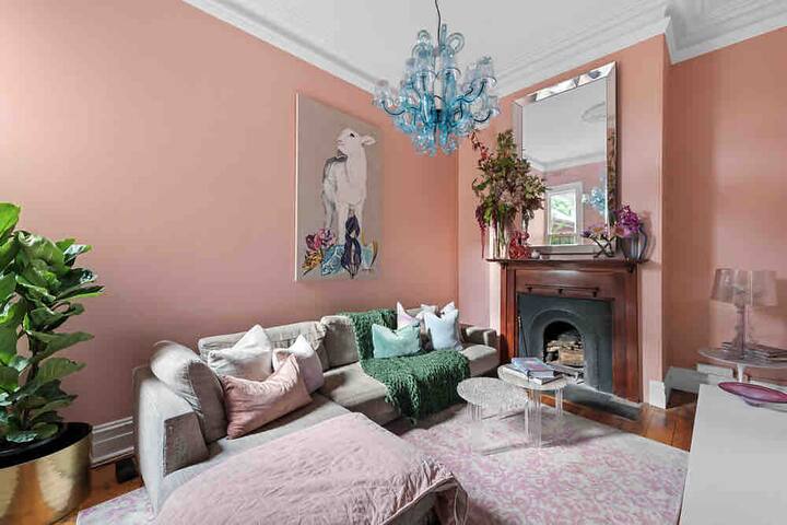 Historical terrace house in the middle of Fitzroy gallery image 5