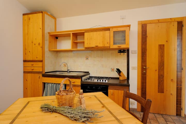 2 People Self Catering Apartment - Todi