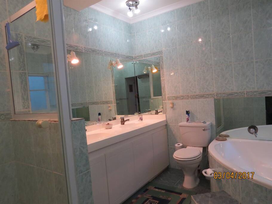 Ensuite bathroom