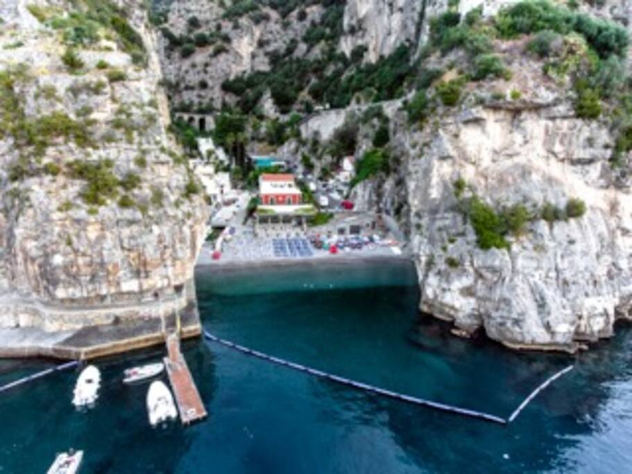 spiaggia della praia,a pochi minuti a piedi dalla stanza