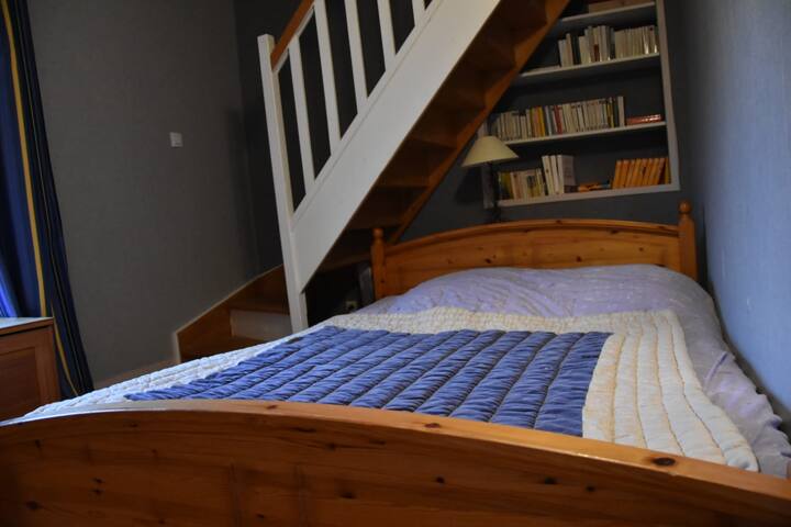 Кревет со трета спална соба 140*190 под мецанин