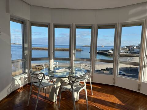 Apartment overlooking the sea. Apartment Miramar