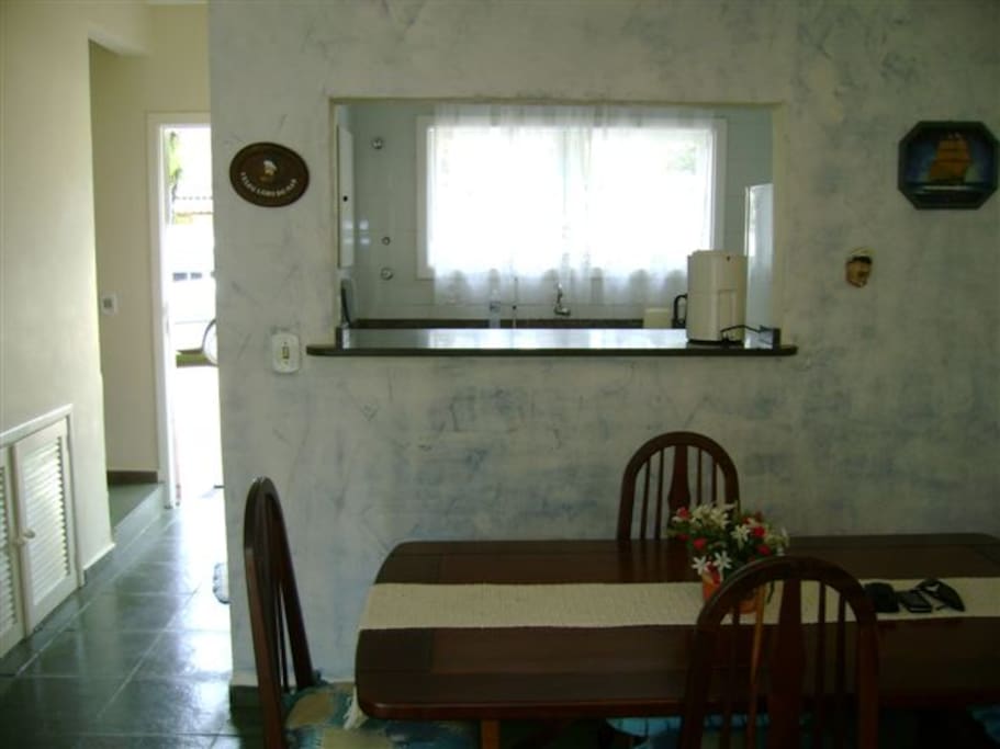 sala integrada com a cozinha