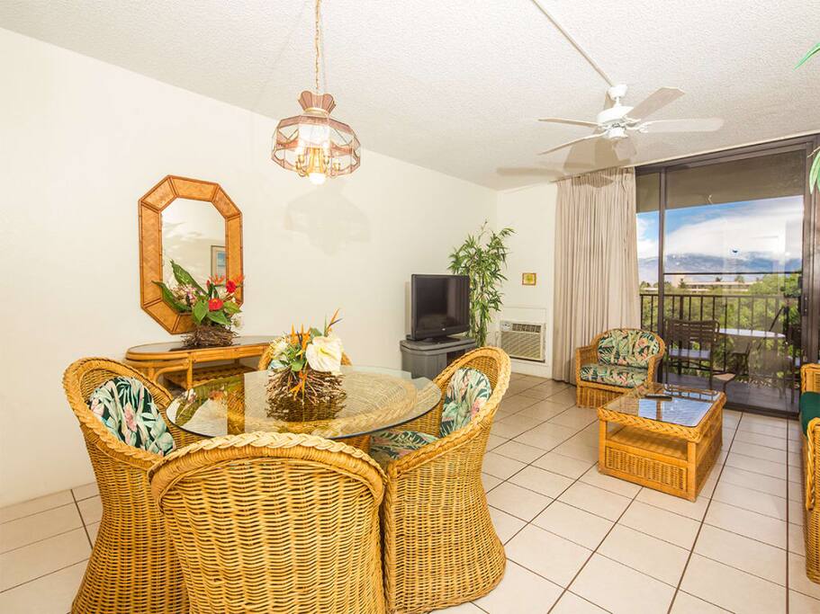 kamaole-1po-4305-living-room-01.jpg