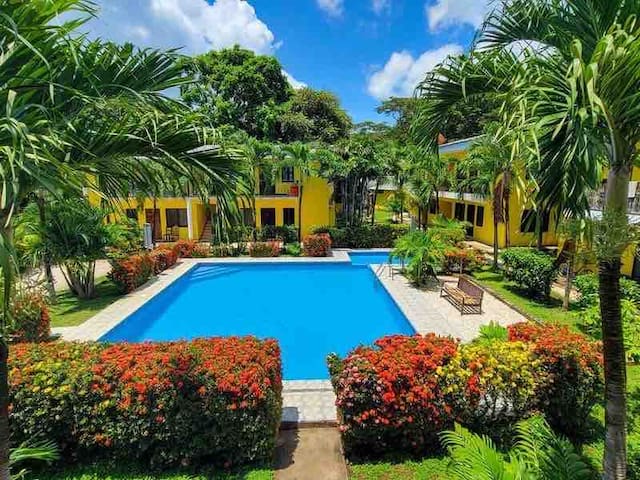Beachtown Oasis beside Avenue Centrale in Coco