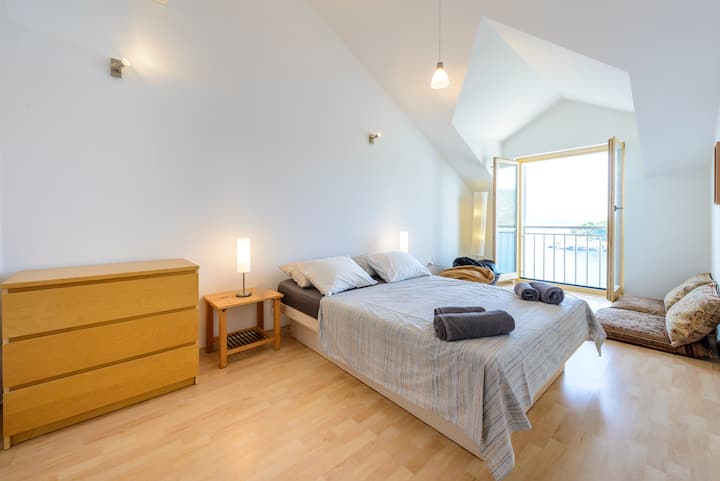 Camera da letto 1 all'ultimo piano, un letto matrimoniale