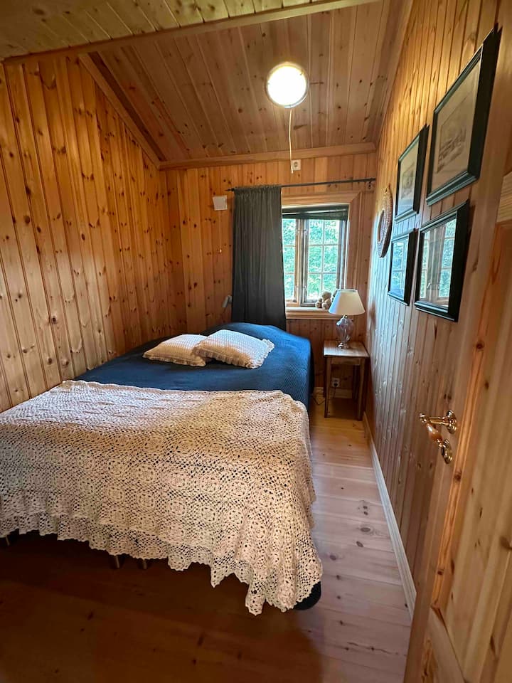 Silid - tulugan 3
Double bed (1.50 cm ang lapad)