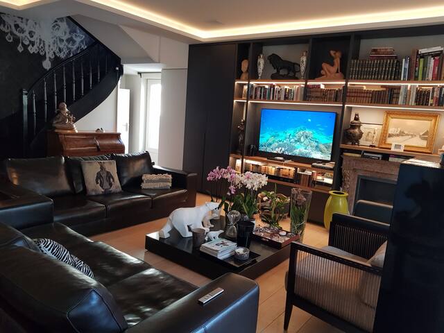 Lyon 4e Croix Rousse/ Maison-jardin 6/8 voyageurs gallery image 4