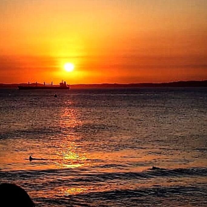 Pôr do sol na praia do Porto da Barra ( em pleno inverno baiano 5/08/18)