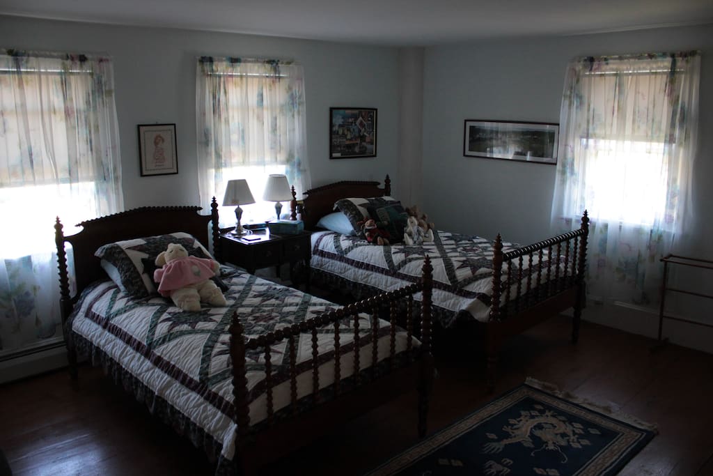 twin beds