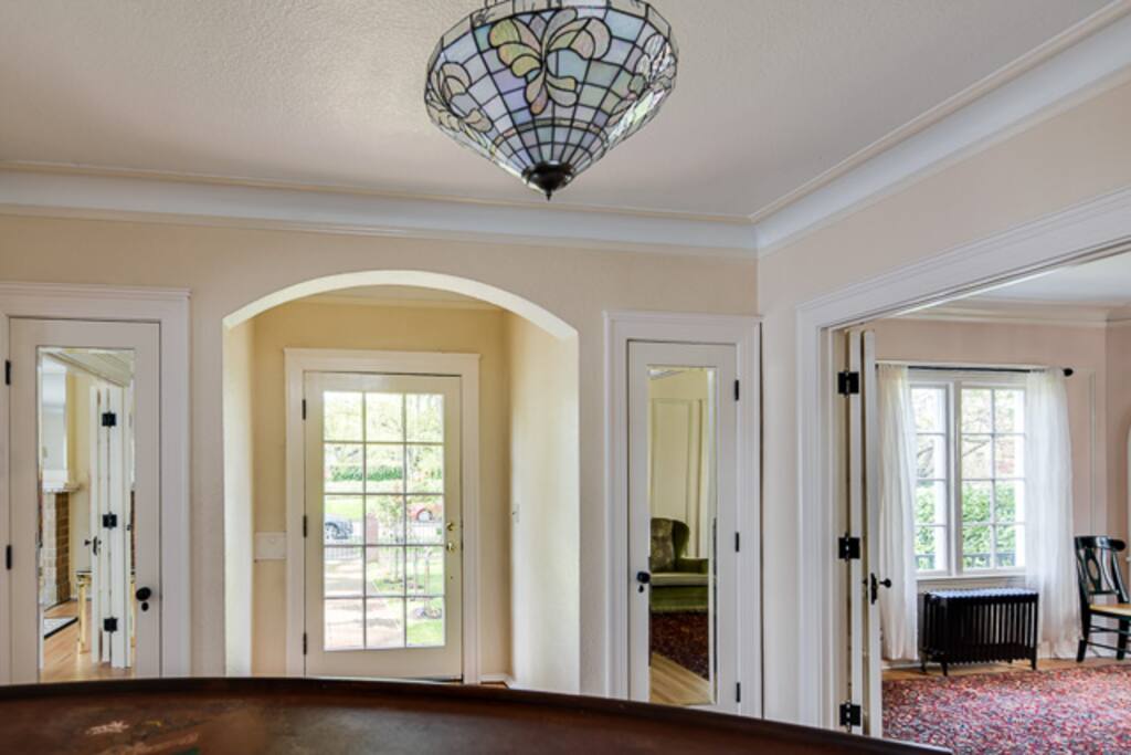 Lovely formal entry with alot of sunlight on the main floor