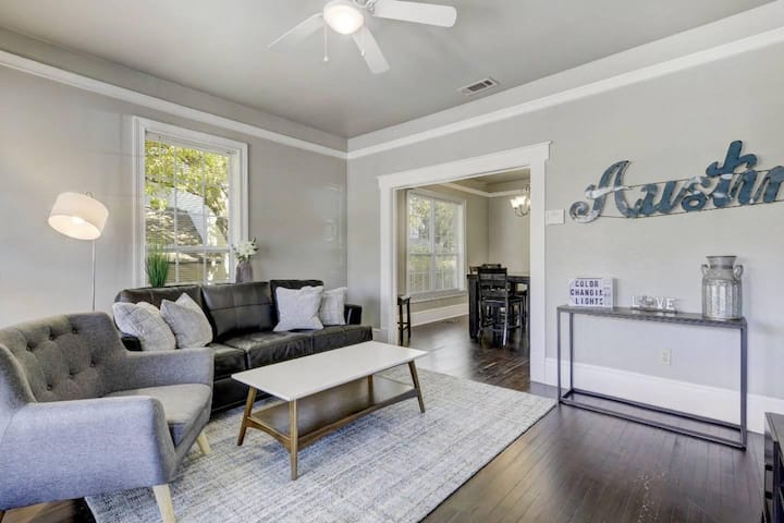 Adorable 3br 1930s Bungalow Centrally Located - Austin, TX