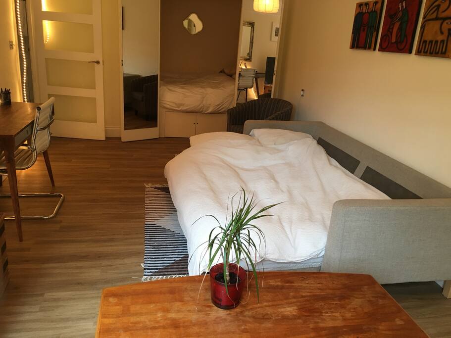 The 2 double beds