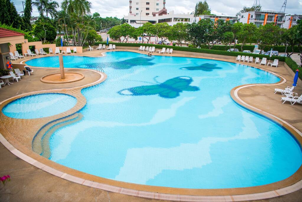 Large Swimming pool