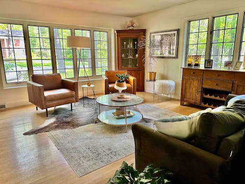 Beautiful home 1 mile from track w/ heated pool