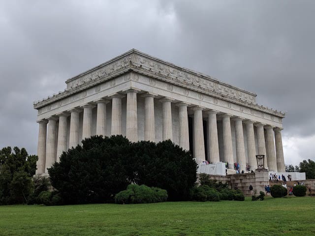 Photo of Lincoln Memorial in Southwest Washington