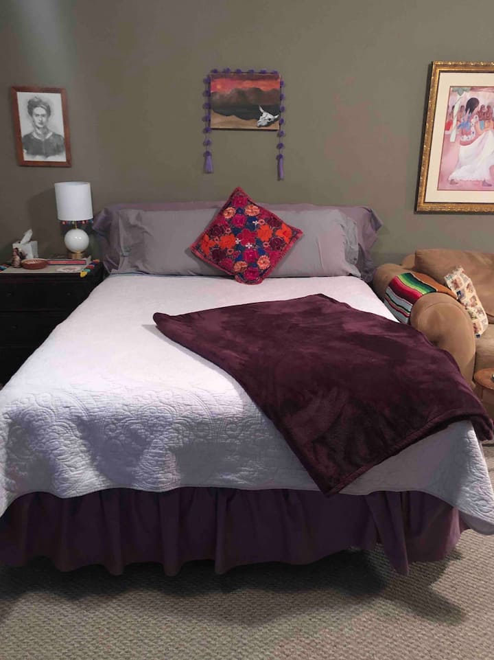 One, comfy  queen bed with cotton linens and cozy warm blankets 