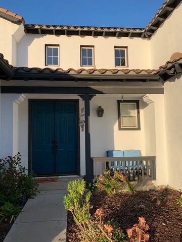 Stylish San Diego Oasis Home w/ Pool & Jacuzzi gallery image 2